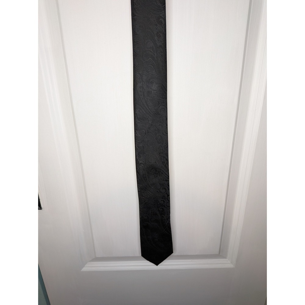 Bergamo New York Mens Black Paisley Jacquard Hand Made Necktie Classic Tie